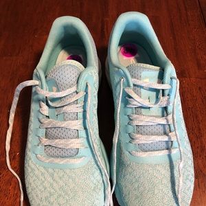 NWOT Under Armour Women’s Sneakers